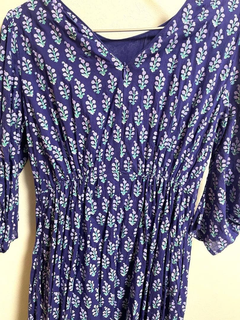 美品　ヌキテパワンピース　佐藤佳菜子さんコラボ　紺