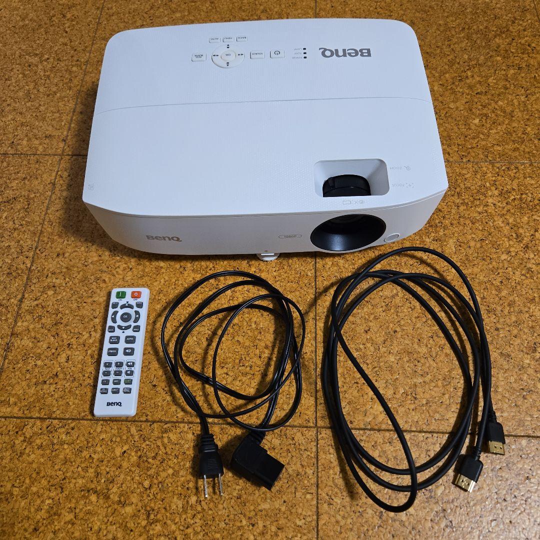 BenQ MH534プロジェクター本体 ホワイト