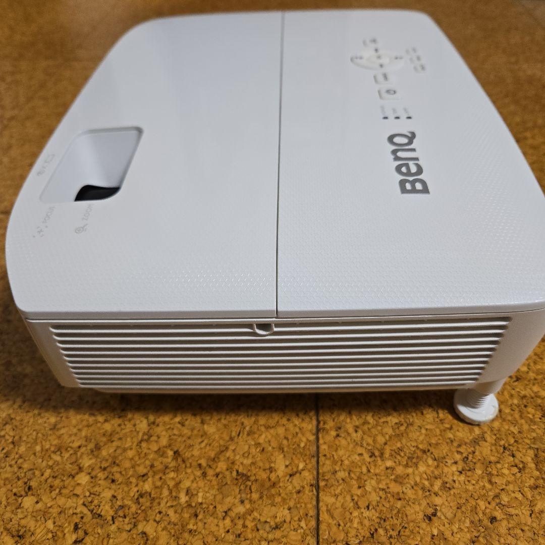 BenQ MH534プロジェクター本体 ホワイト