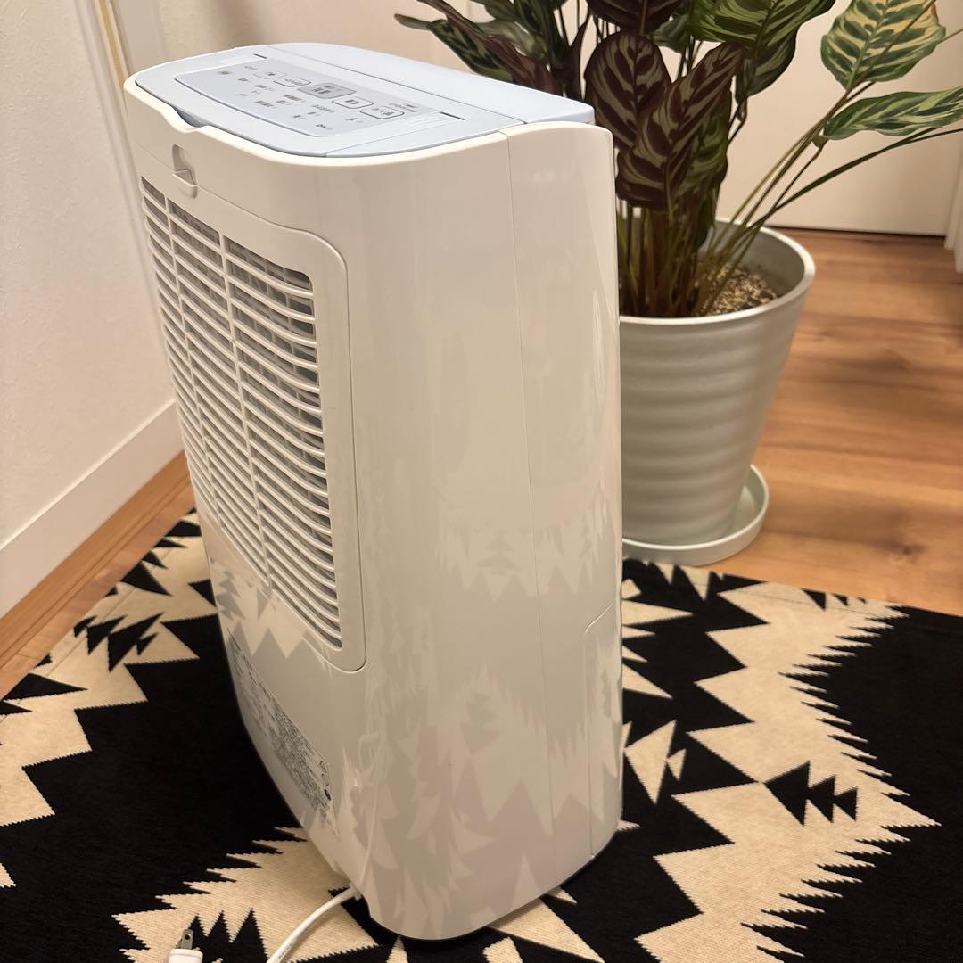 【美品】SHARP プラズマクラスター　除湿機 CV-H71-W 2018年製