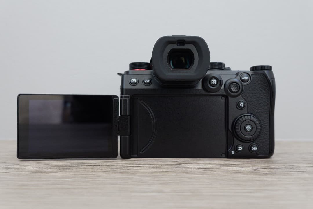 期間限定値引き中　パナソニック LUMIX DC-S5M2