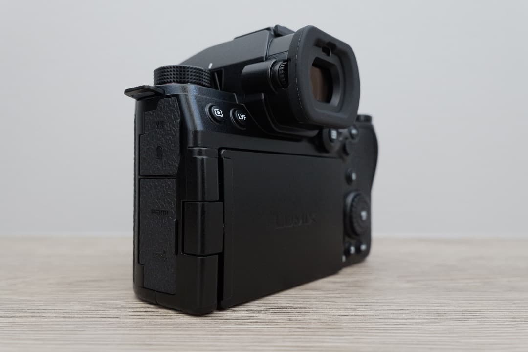 期間限定値引き中　パナソニック LUMIX DC-S5M2