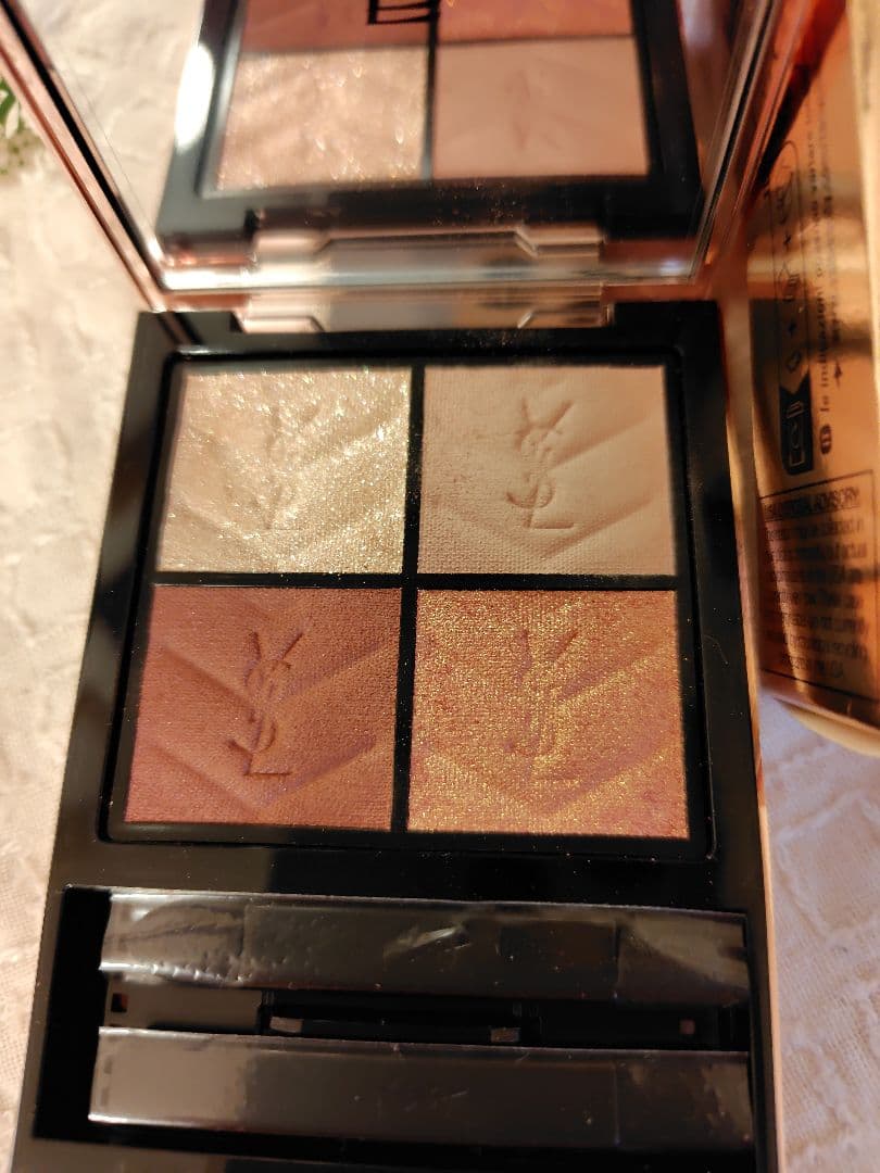 サン・ローラン　クチュールミニクラッチ　825 アイシャドウ　ほぼ新品　限定