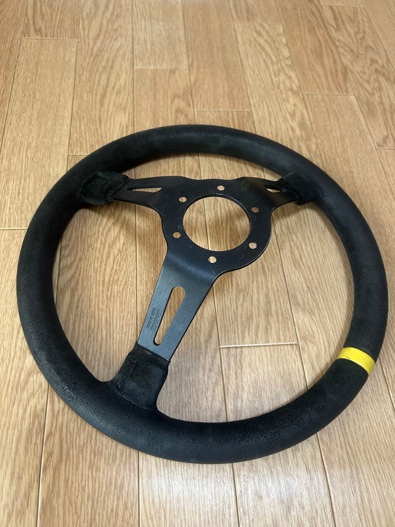 momo ステアリング 35パイ3本スポーク