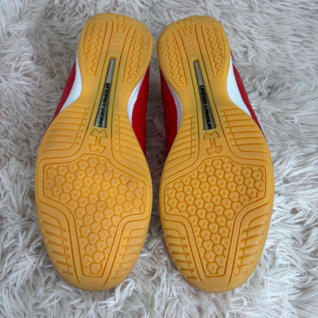 未使用 タグ付 極美品UNDER ARMOUR 27.5 フットサルシューズ屋内