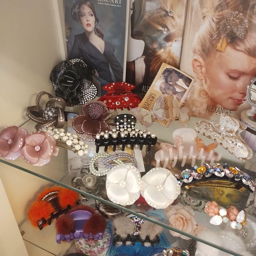 ②ー2 激レアな➠➠アレクサンドルドゥパリホワイトスワロフスキー双子カメリア