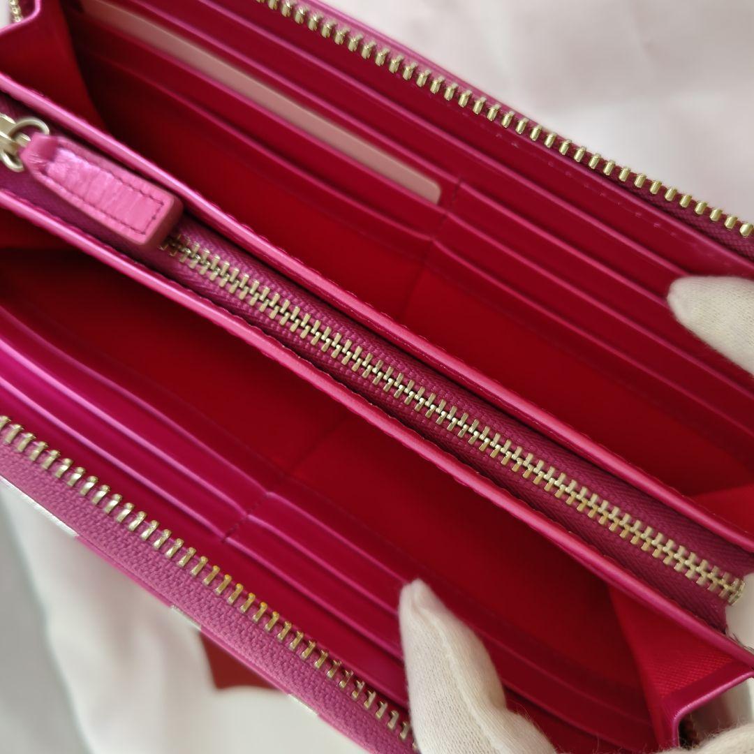 未使用級　ピンク　ヴィヴィアンウエストウッド　長財布　ラウンドジップ　ハート