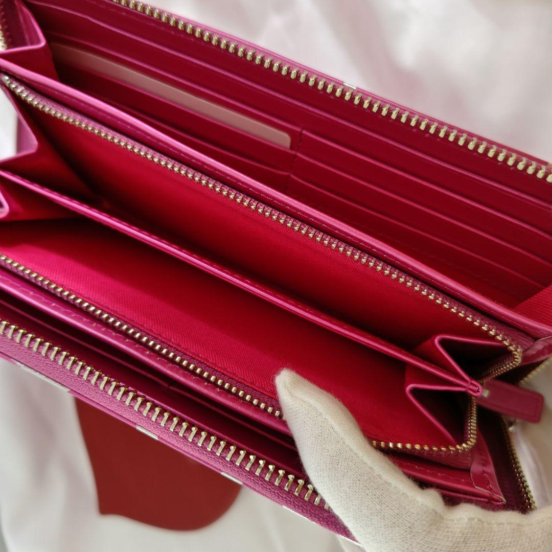 未使用級　ピンク　ヴィヴィアンウエストウッド　長財布　ラウンドジップ　ハート