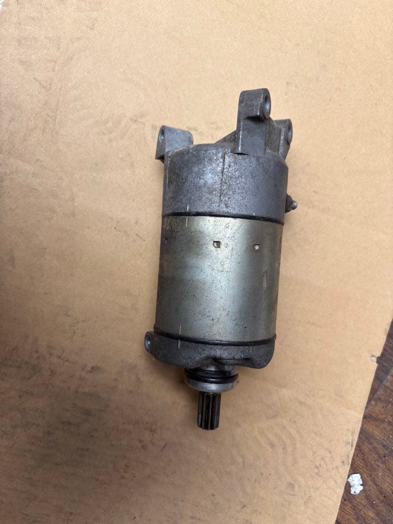 ゼファー400 セルモーター　セルモーターカバー