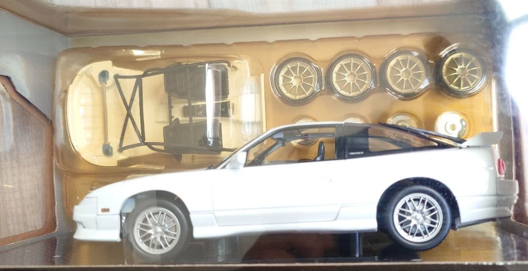DISM 1/24 ニッサン180SX RPS13 後期型(ホワイト)