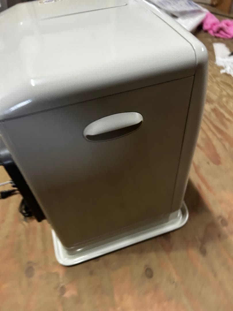 石油ファンヒーター ホワイト