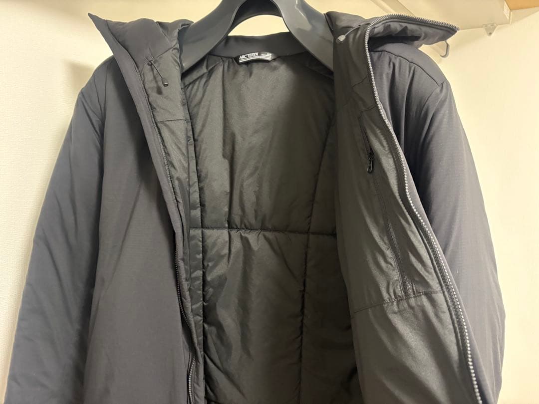 アークテリクス　アトムARフーディー