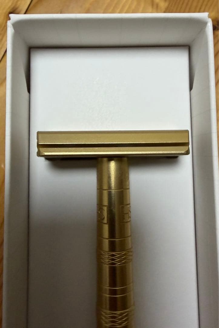 Henson Shaving AL13 ダブルエッジ剃刀 ゴールド