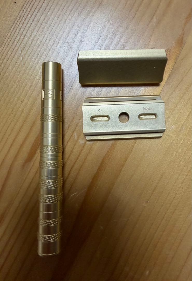 Henson Shaving AL13 ダブルエッジ剃刀 ゴールド