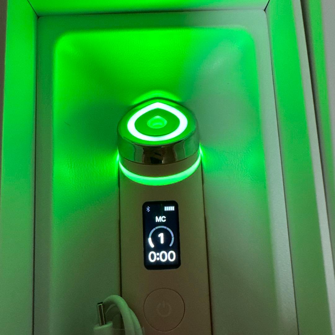 メディキューブ　ブースタープロ　美顔器 ピンク 美容液付き