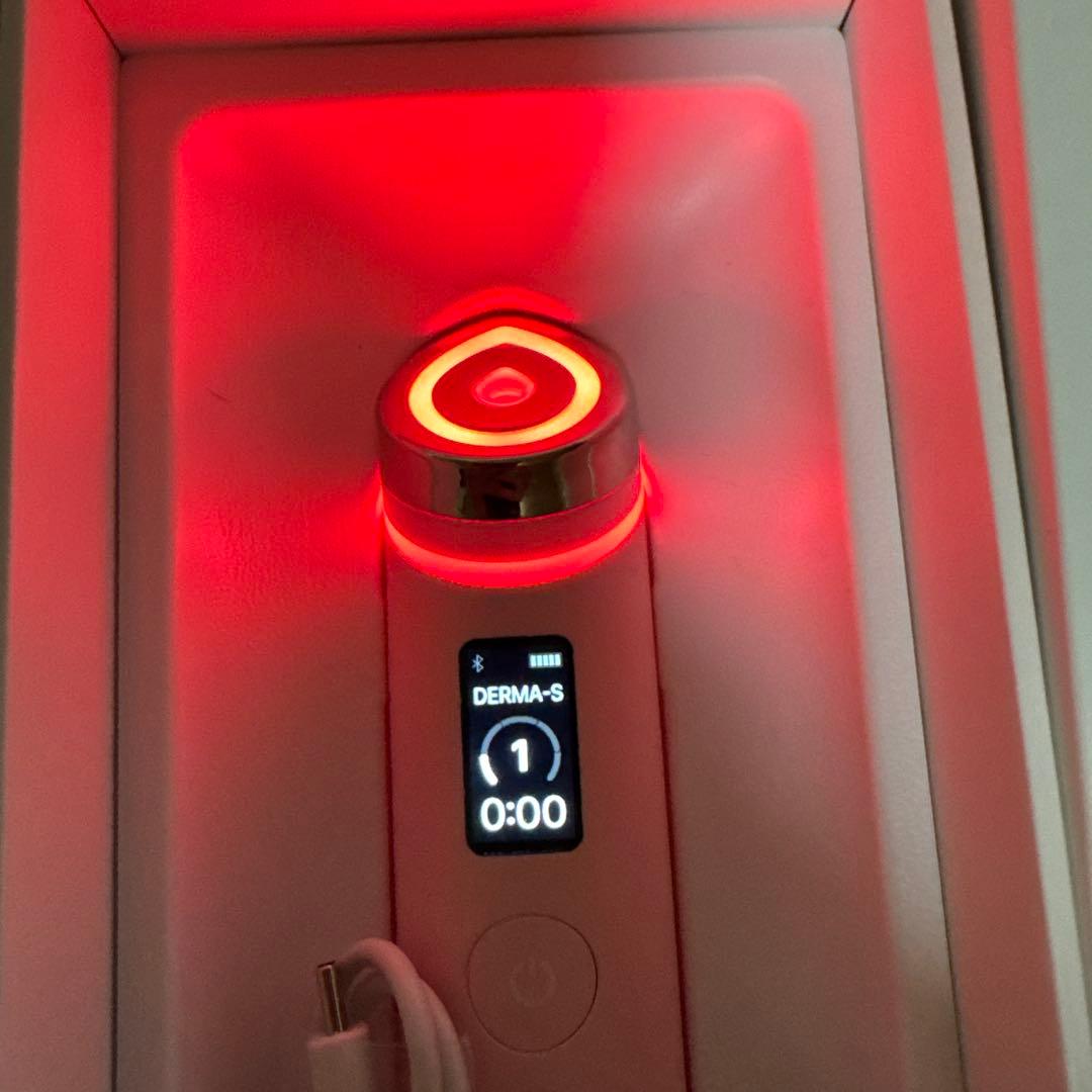 メディキューブ　ブースタープロ　美顔器 ピンク 美容液付き