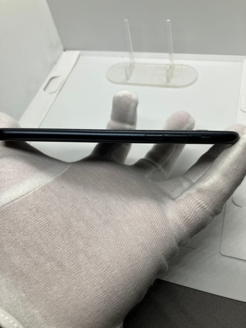 美品iPhone SE (第3世代) 128GB SIMフリーバッテリー100%