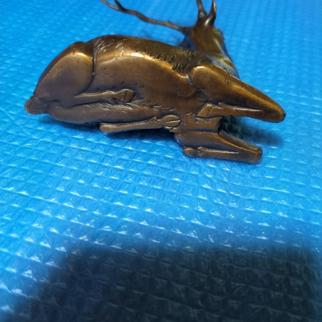 ブロンズ製 鹿の彫刻 、置物