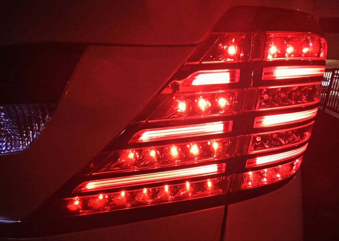 アルファード20ヴァレンティテールランプ