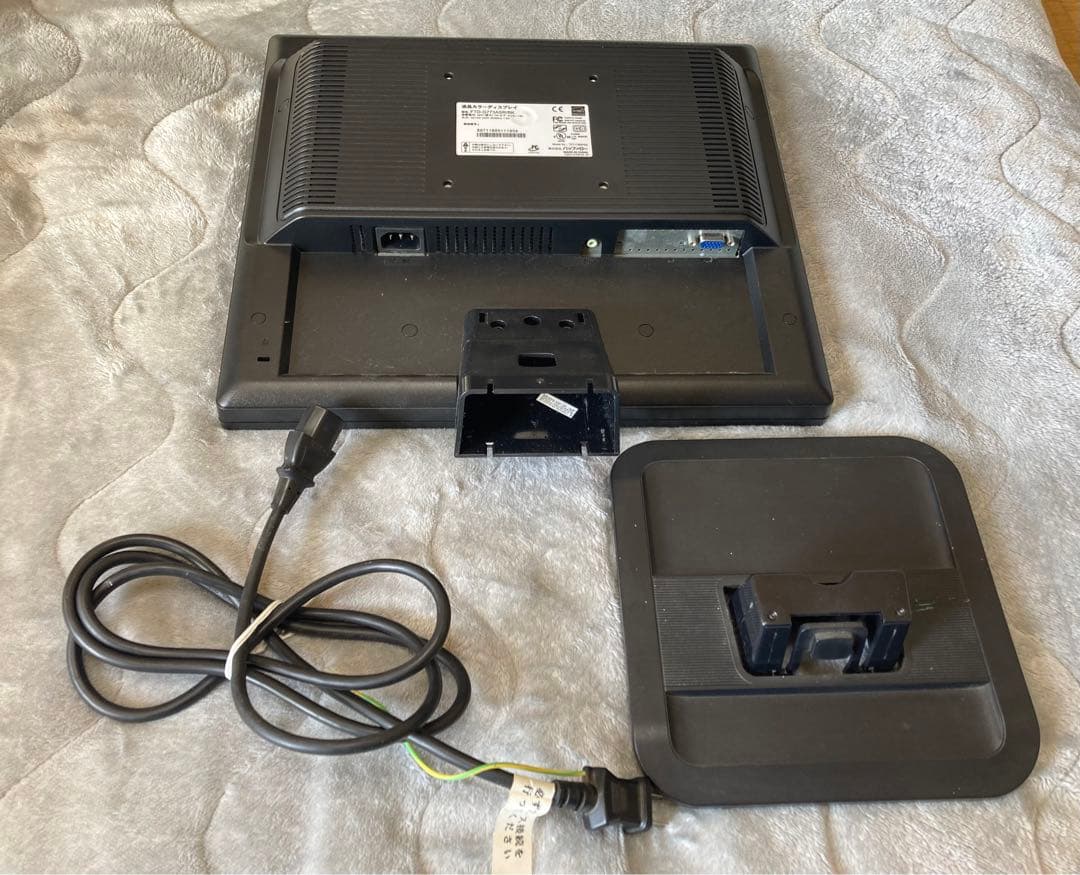 【美品】17型 スピーカー搭載 液晶ディスプレイバッファローFTD-G773AS