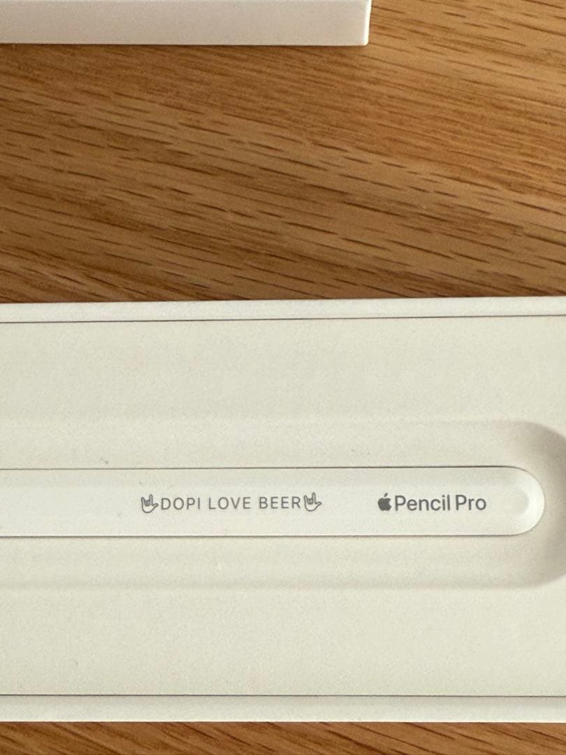 Apple Pencil Pro ホワイト　刻印入れてあり