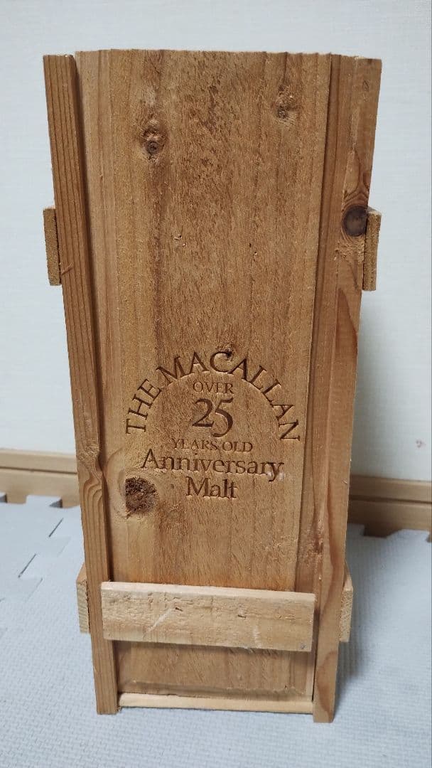 The Macallan 25年 アニバーサリー　木箱入り　（マッカラン）