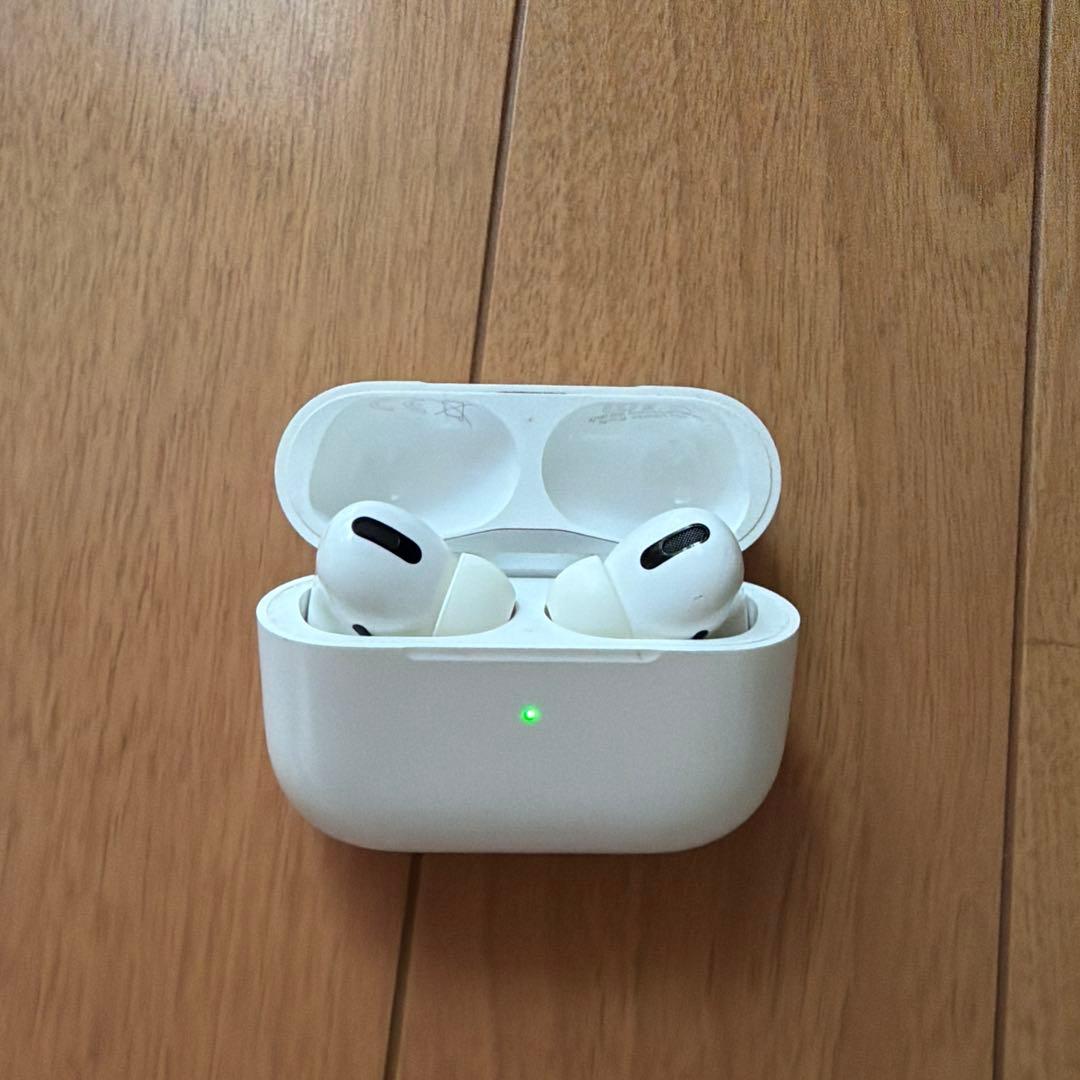 Apple AirPods Pro ホワイト 充電ケース付き