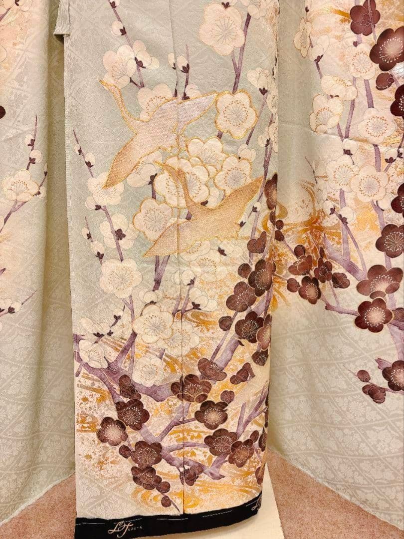 写真1枚目と2枚目の未仕立て 上品な水色の牡丹や菊の振袖フルセット　SACRA