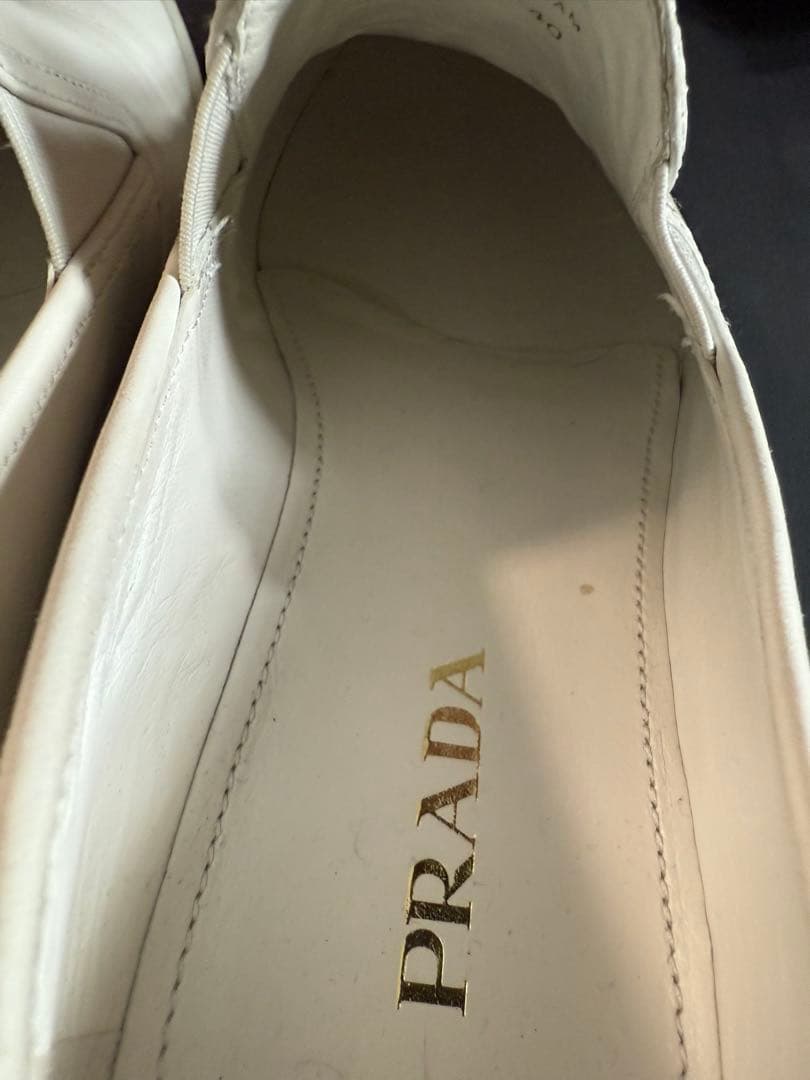 PRADA ホワイト スリッポン　レザー　40 Nappa