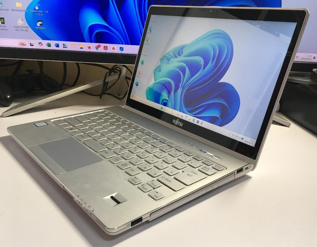 富士通 LIFEBOOK SH90/X Windows11