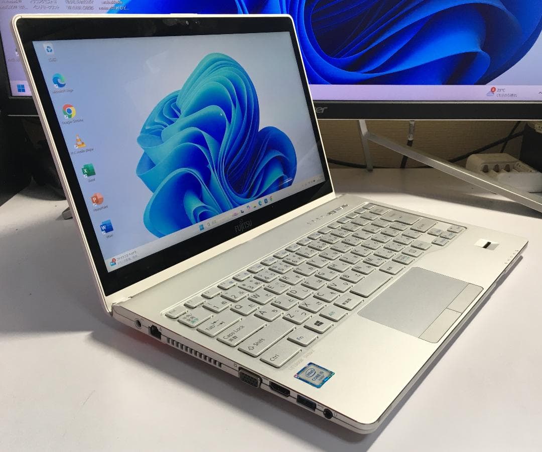 富士通 LIFEBOOK SH90/X Windows11