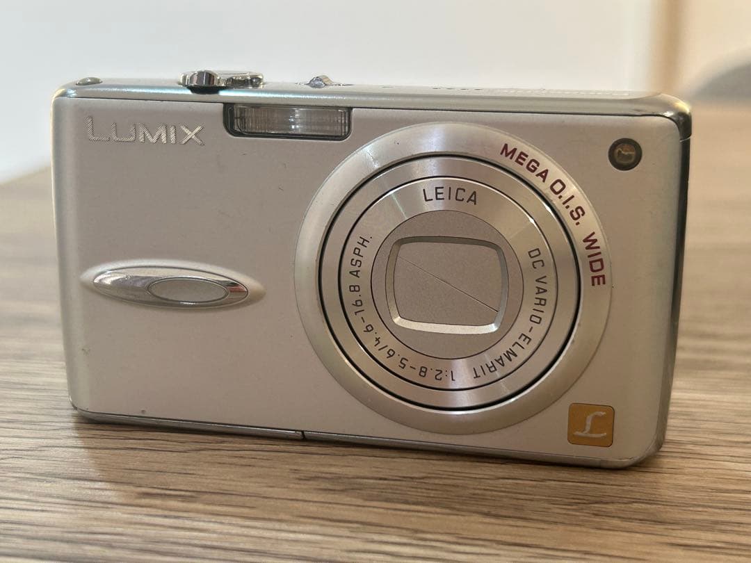 Panasonic Lumix DMC-FX01 シルバー デジタルカメラ
