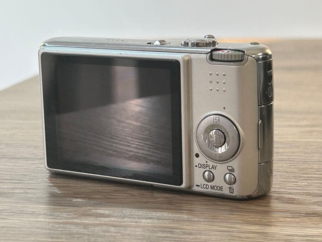 Panasonic Lumix DMC-FX01 シルバー デジタルカメラ