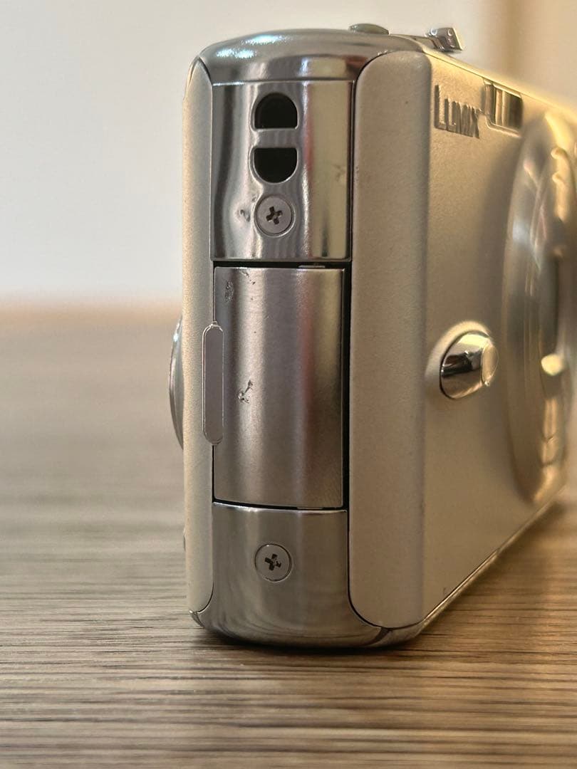 Panasonic Lumix DMC-FX01 シルバー デジタルカメラ