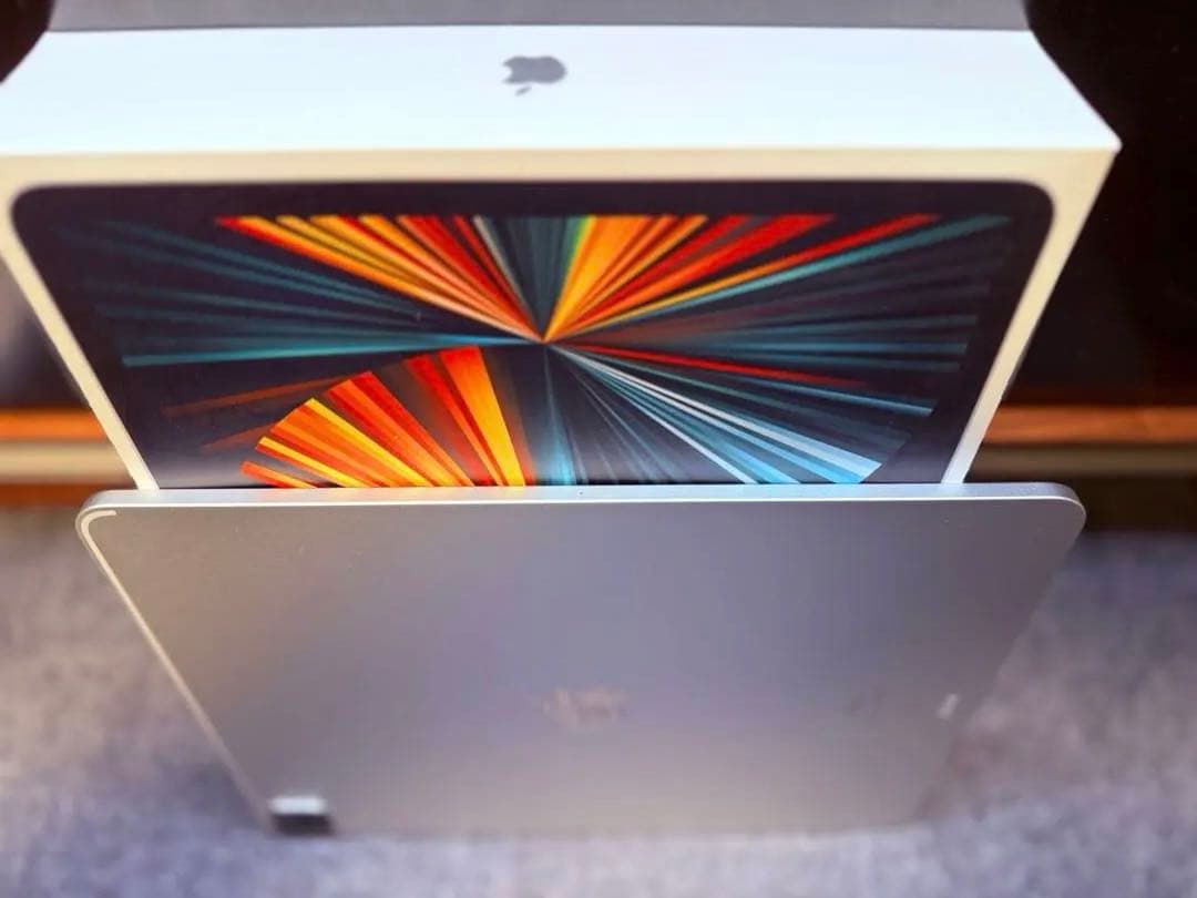 iPad Pro 12.9インチ（第5世代） + Apple Pencil