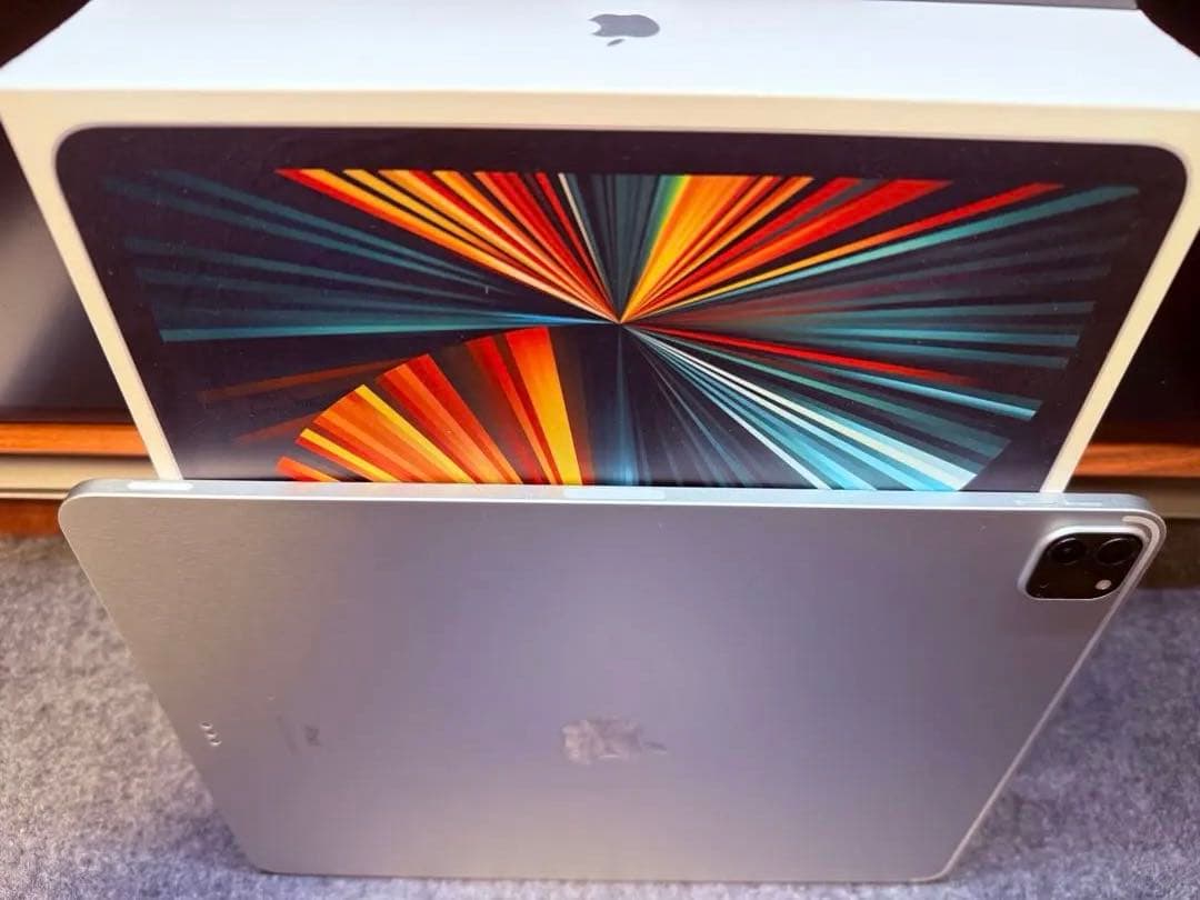 iPad Pro 12.9インチ（第5世代） + Apple Pencil