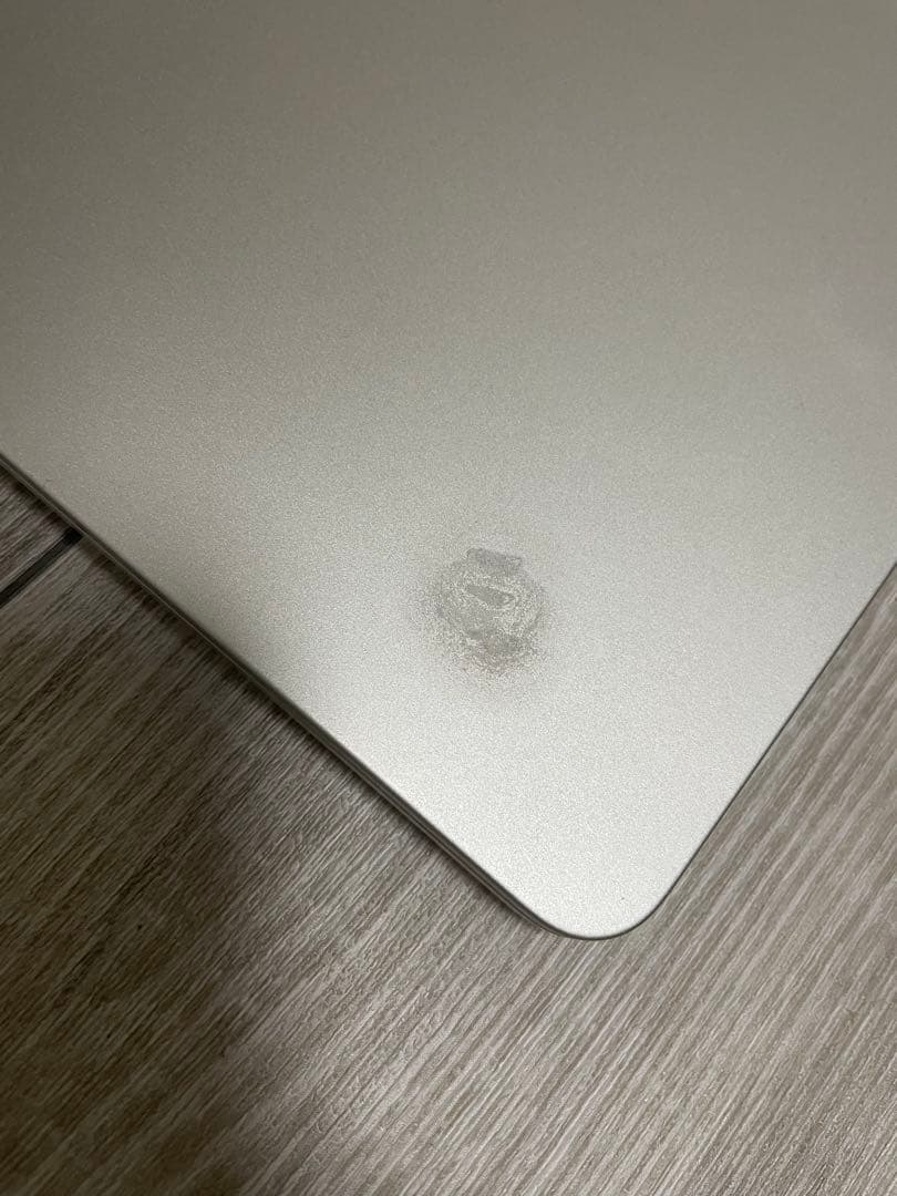 MacBook Air M2 シルバー