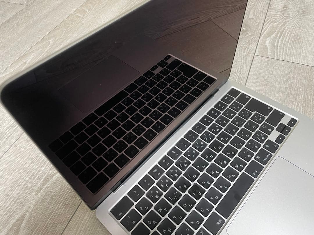 MacBook Air M2 シルバー