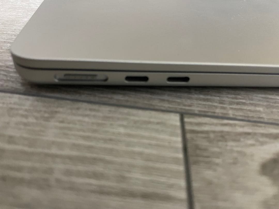 MacBook Air M2 シルバー