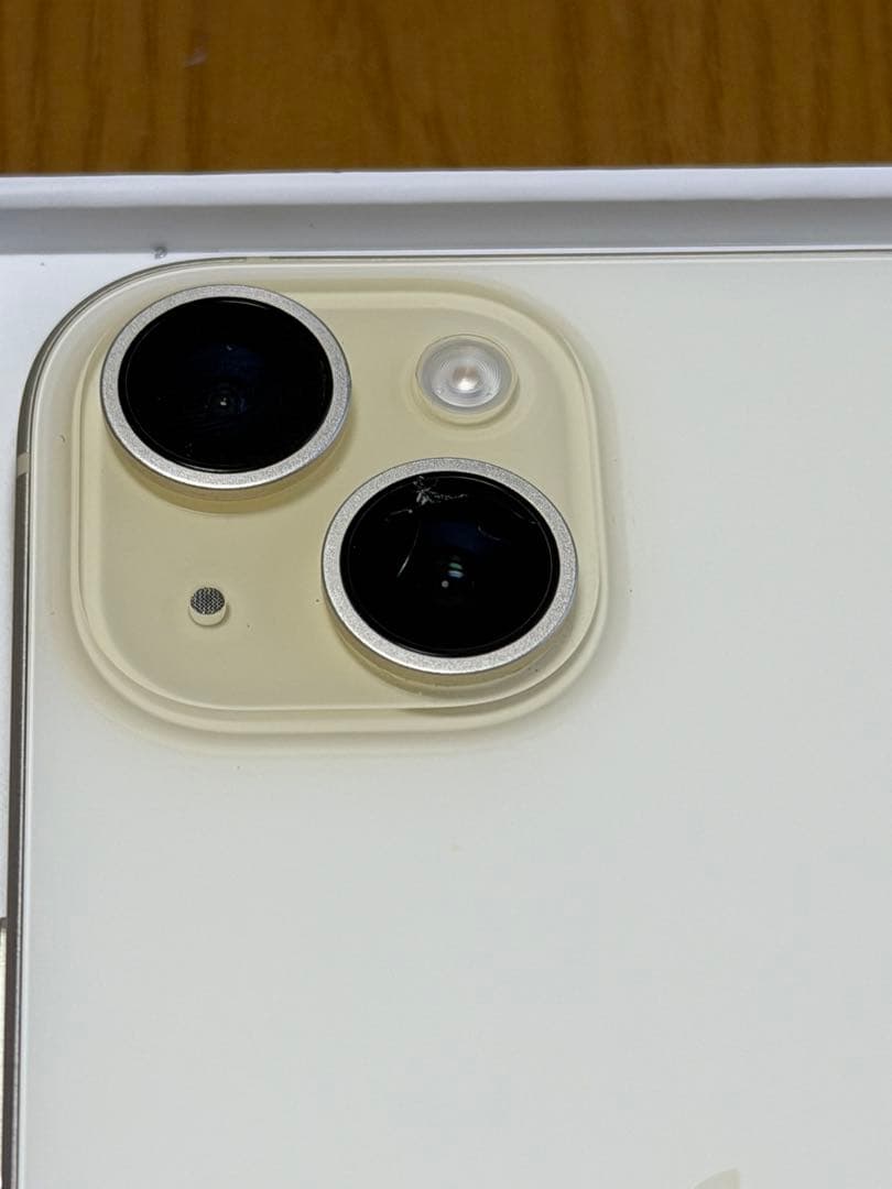 【レンズ割れあり】iPhone15 256GB イエロー SIMフリー