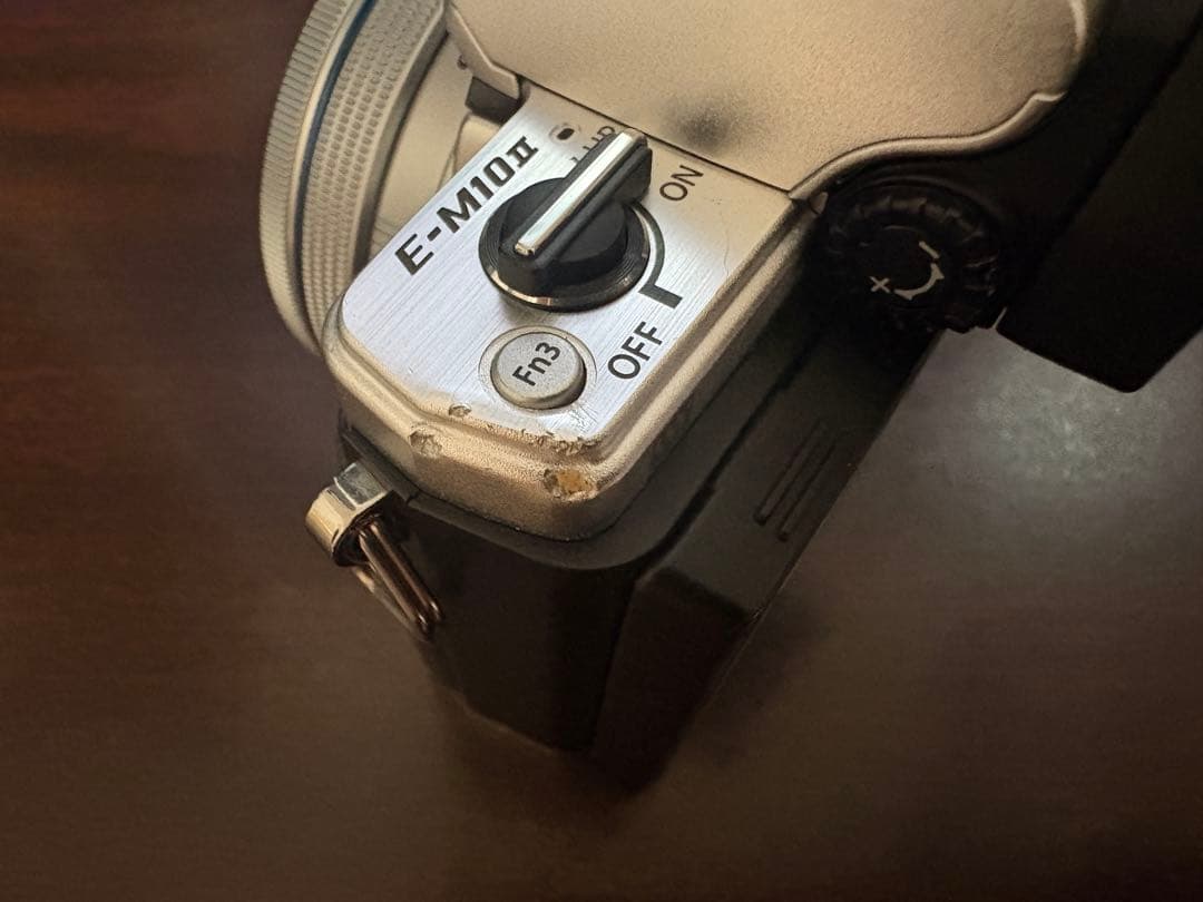 OLYMPUS OM-D E-M10 Mark II EZレンズキット