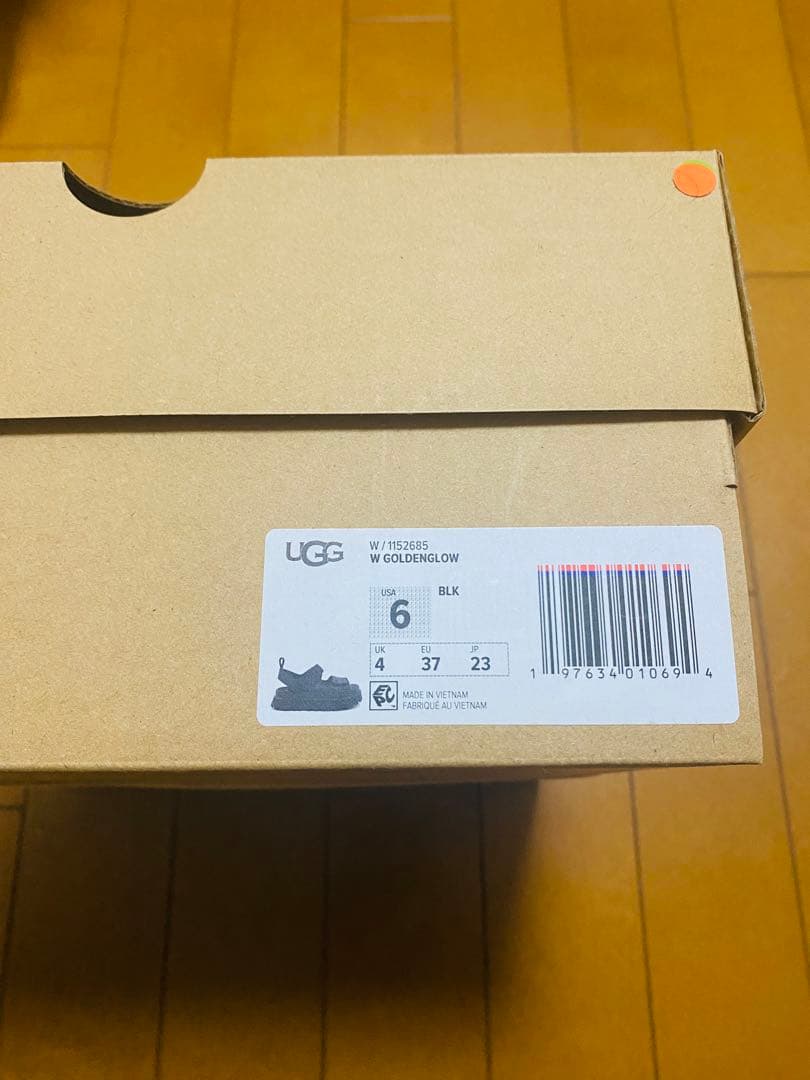 UGG GOLDEN GLOW ブラック 23センチ 新品未使用