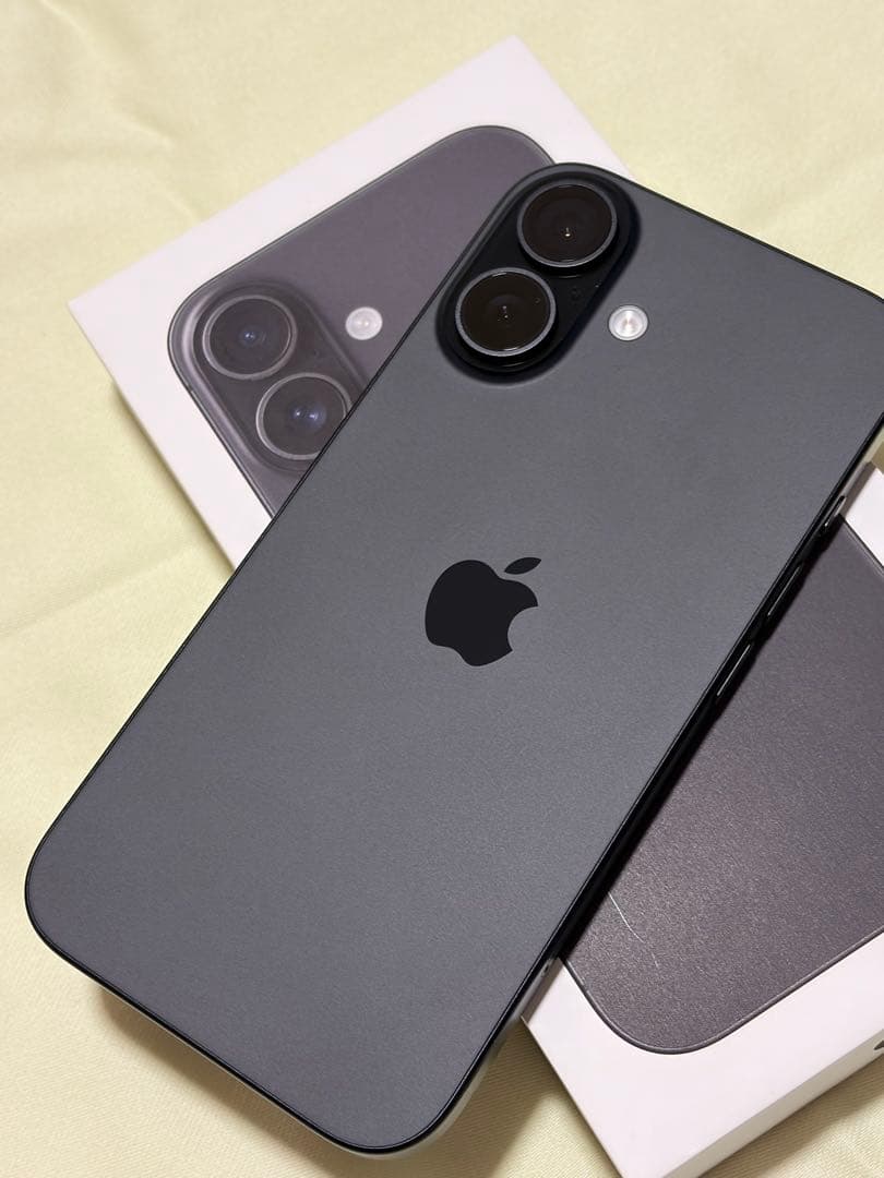 【美品】iPhone16 256GB ブラック simフリー