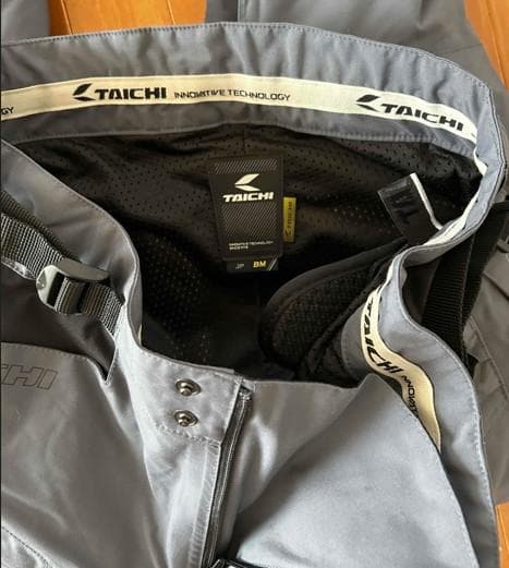 RS TAICHI バイクパンツ DM グレー 防水性