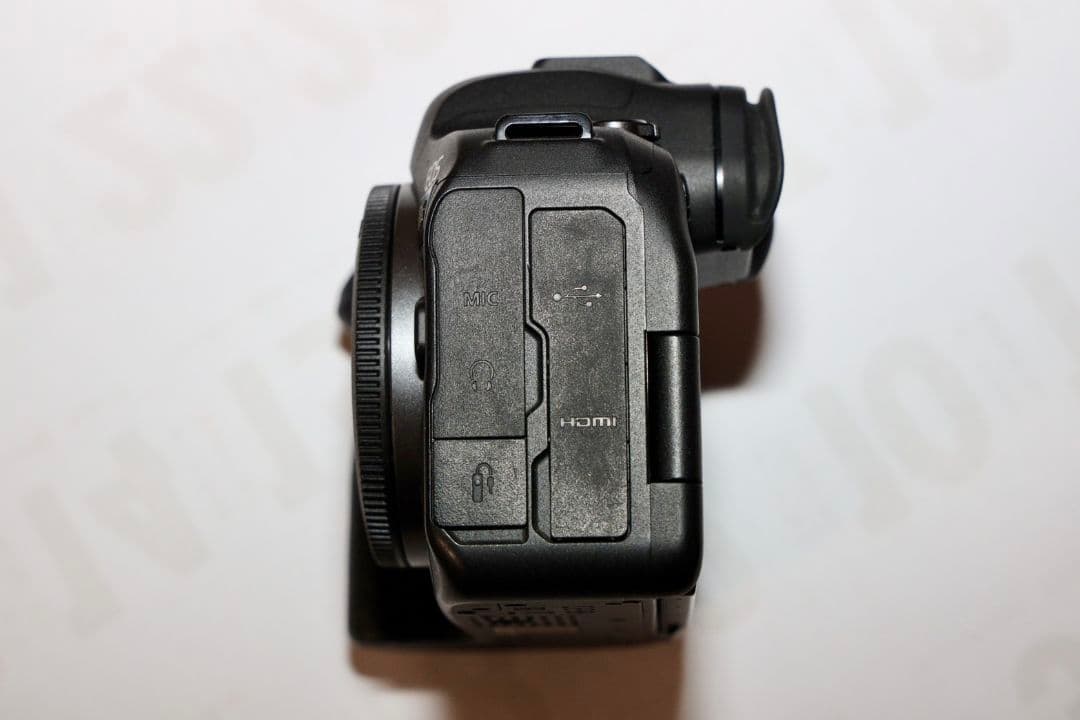 Canon EOS R6 ミラーレス一眼 本体　付属品