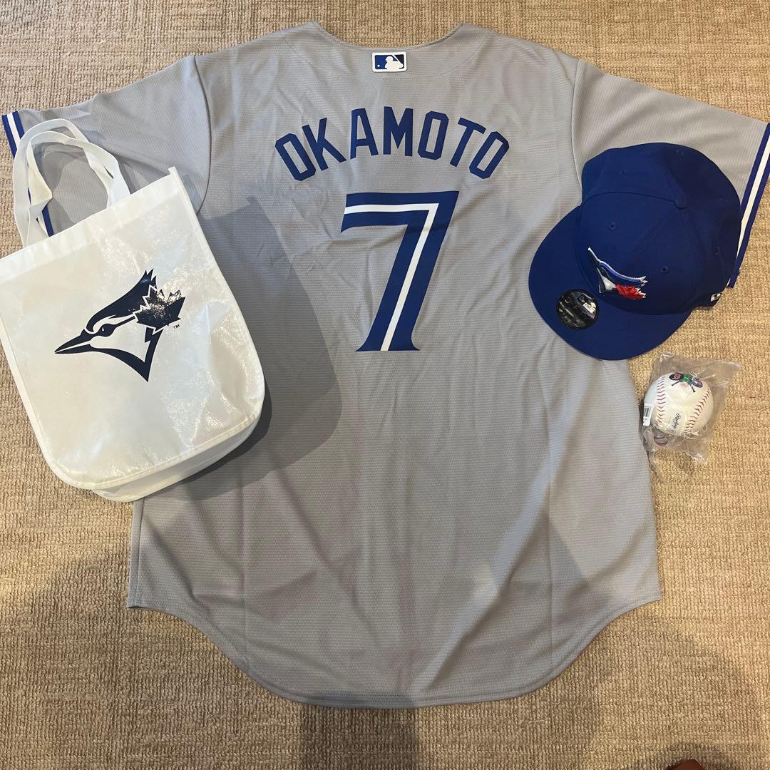 ブルージェイズ　岡本和真 ユニフォーム