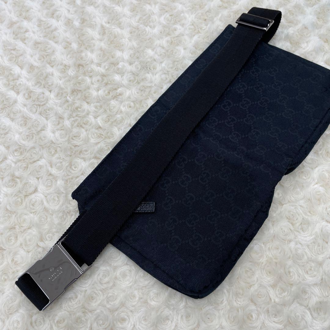 GUCCI GGキャンバス　ウエスト・ボディバッグ