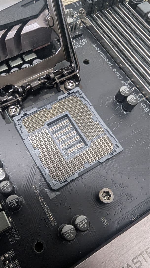 GIGABYTE Z390 AORUS MASTER 本体