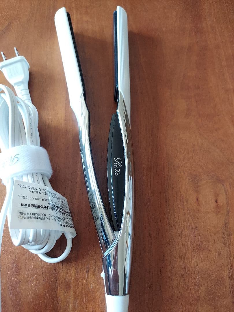 ReFa ストレートヘアアイロン RE-AC02A　ヘアアイロンポーチ付です