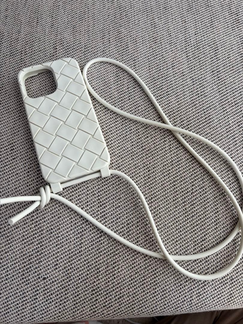 ホワイト 編み込みデザイン iPhoneケース